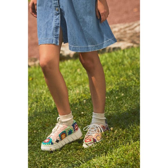 🎉LAST CHANCE🎉 FREE PEOPLE Catch Me If You Can Crochet Sneakers / Multi - Picture 12 of 16